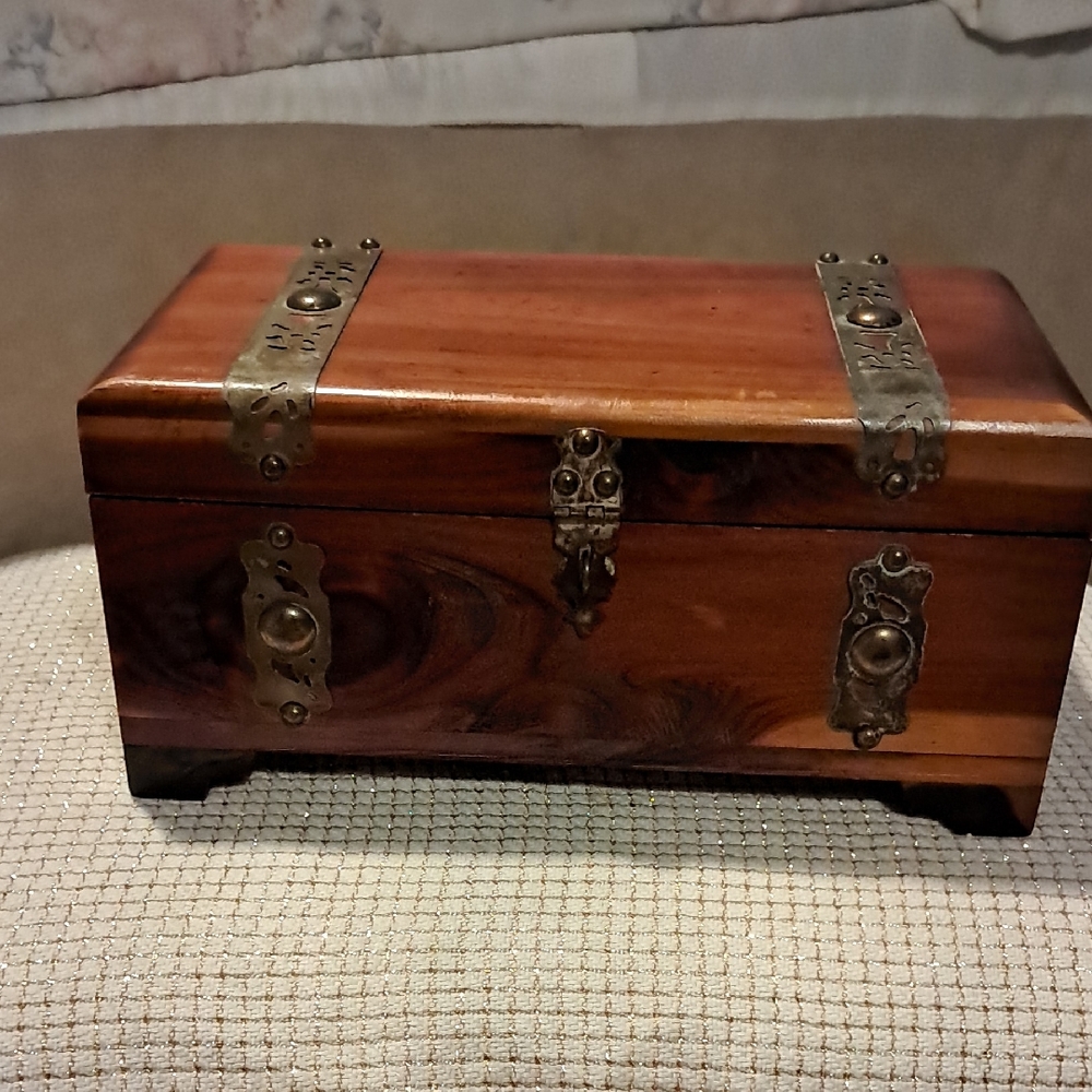 Vintage Cedar Wood Jewelry Box with Brass Hardware - Reddish Brown